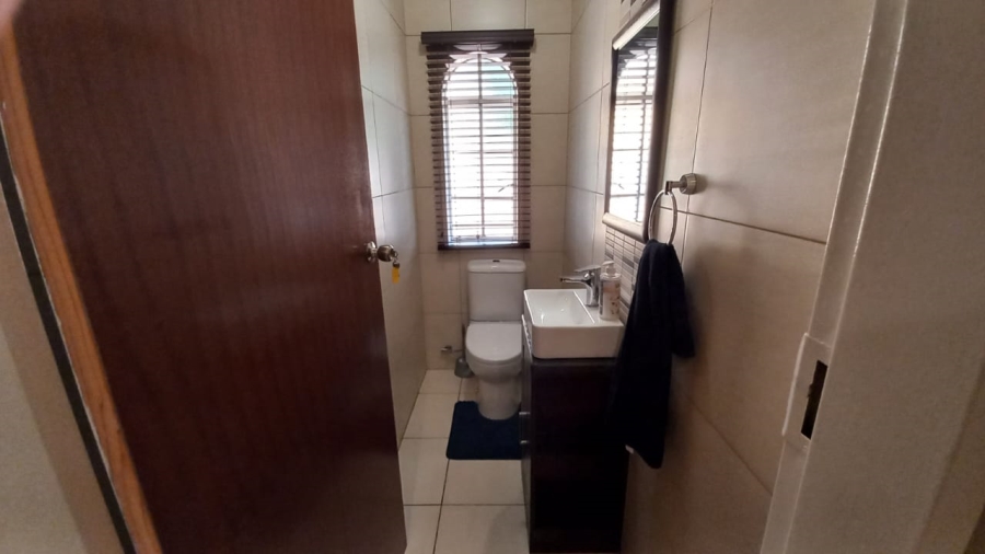 4 Bedroom Property for Sale in Van Der Hoff Park North West
